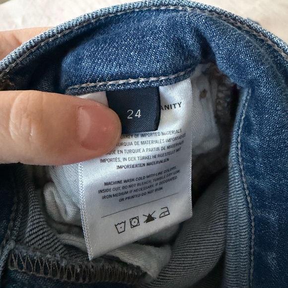 Citizens of Humanity Isola Cropped Bootcut Jeans in Lawless - Picture 5 of 6